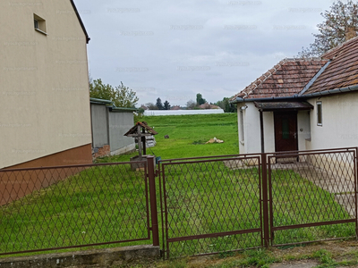 Eladó családi ház - Koroncó, Dózsa György utca 28.