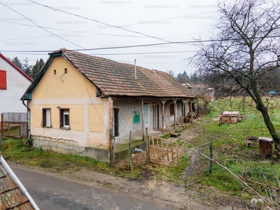 Eladó családi ház - Nagyoroszi, Dózsa György út