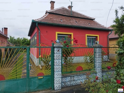 Eladó családi ház - Szolnok, Attila utca