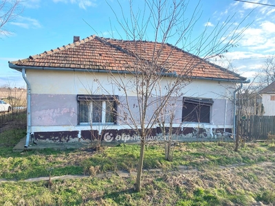 Eladó felújítandó ház - Tiszanána