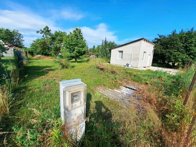 Eladó hétvégi házas nyaraló - Székesfehérvár, Páva utca