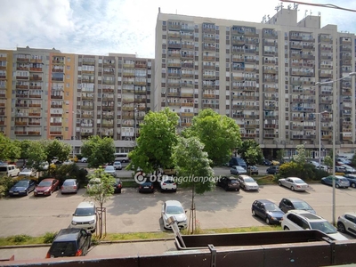 Eladó jó állapotú panel lakás - Budapest VIII. kerület