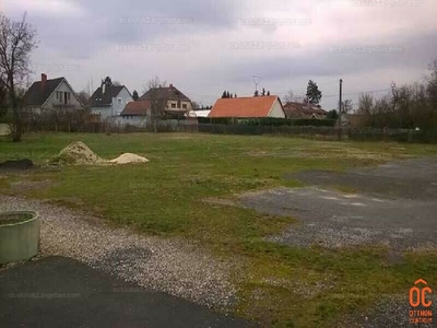 Eladó lakóövezeti telek - Balatonszárszó, Somogy megye