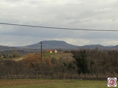 Eladó hétvégi házas nyaraló - Lesenceistvánd, Veszprém megye