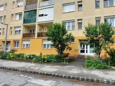 Eladó tégla lakás - Kaposvár, Honvéd utca