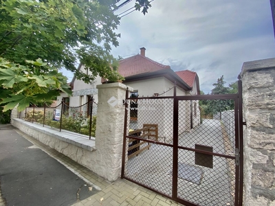 Eladó jó állapotú ház - Budapest III. kerület