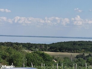 Balatonalmádiban PANORÁMÁS vendéglátó egység