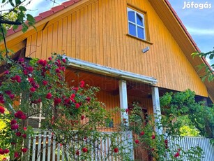 Balatoni panorámás nyaraló B.földvár Kőröshegy határán