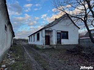 Balatontól 14km-re Berhidán: 105 nm-es, Teljesen Felújítandó Családi