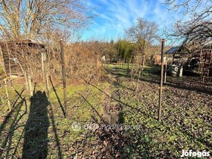 Baracs és Nagyvenyim között, az üdülő övezetben