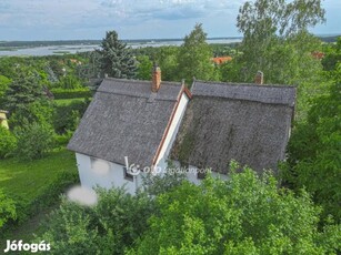 Eladó 100 nm-es Felújítandó Üdülő, nyaraló Velence Panorámás