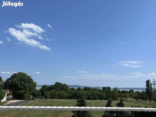 Eladó BALATONI PANORÁMÁS tetőtéri lakás Zánkán!