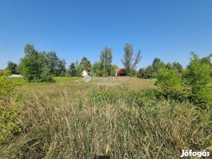 Eladó telek, Balatonfenyves