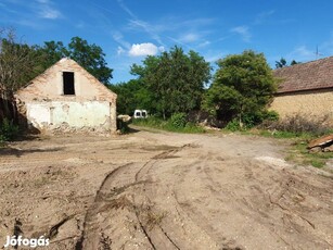 Eladó Veszprém Vármegye Tüskevár Ház, Telek