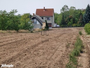 Pusztahencsén belterületi telek eladó