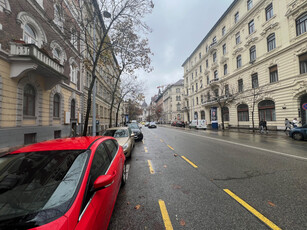 Budapest V. kerület, Parlament közelében