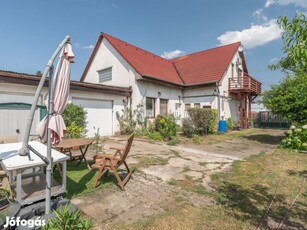 Fót, Szabó Dezső utca, 180 m2-es, 2 generációs, családi ház, 4+1