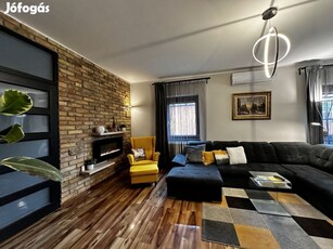 Hatvan, Városközponthoz közel, 170 m2-es, családi ház, 4 szobás