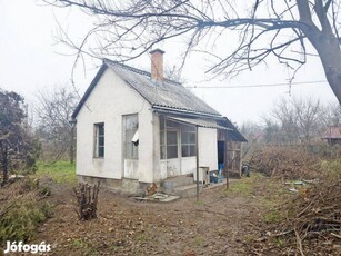 Júliakerti ingatlan, telekáron kp.-s vevőknek eladó!