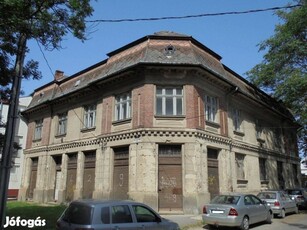 Debrecen óvárosi felújítandó ház + a szomszédos építési telek eladók!