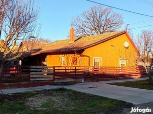 Eladó családi ház,Tiszaigaron