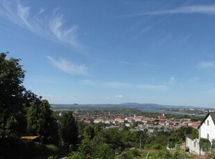 Eladó telek Esztergom