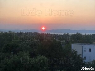 Sifókon a Fokihegyen 4. emeleti Balatoni panorámás lakád ELADÓ