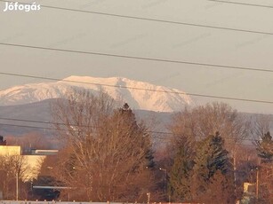 Sopron IV. László K u-ban ELADÓ PANORÁMÁS,ERKÉLYES, 2 szobás lakás!