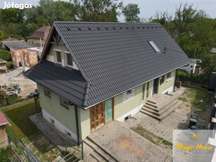 Százhalombattán 183 m2-es, 4 szoba + nappalis családi ház