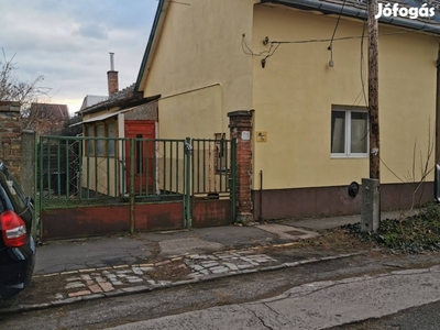 3 szobás családi ház Kispesten eladó
