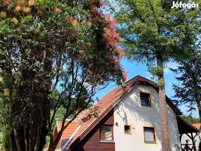 Döbrönte erdőkkel körülölelt részén nyaraló eladó