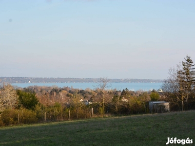 Eladó telek - Balatonkenese