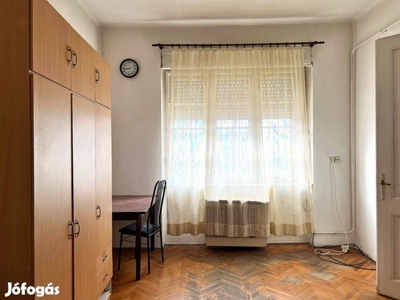 Miskolcon nagypolgári, első emeleti 3 + fél szobás lakás eladó