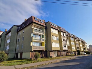 Eladó téglalakás Keszthely, Tetőtér