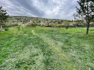 Eladó telek Budaörs