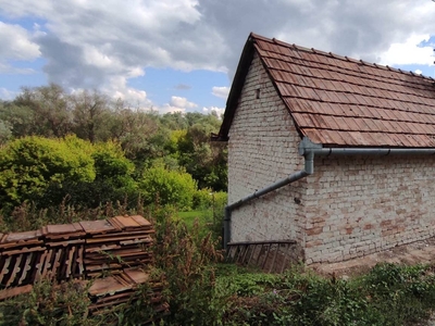 Baranyában horgász nyaralónak, szuterines kis ház eladó. - Dunaszekcső, Baranya - Ház