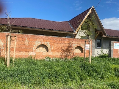 Hajdúszoboszló, ingatlan, üzleti ingatlan, 420 m2, 125.000.000 Ft