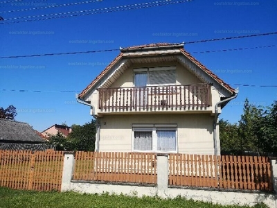 Eladó családi ház - Abony, Vécsey Károly utca 2.