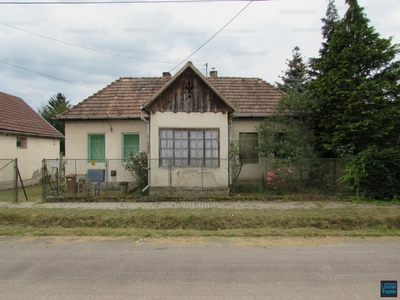 Eladó családi ház - Ipolydamásd, Pest megye