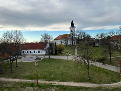 Eladó tégla lakás - Ajka, Szabadság tér