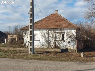 Árcsökkenés !!! Emődön kertes összkomfortos ház beköltözhetően !