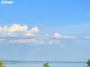 Balatonalmádin, felújított Családi ház gyönyörű panorámás telekkel EL