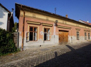 Eladó téglalakás Szentendre, Tiszteletes utca, földszint