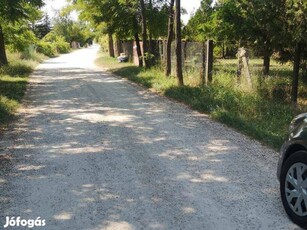 Tatai telek ,lakhatásnak, hobbynak, vállalkozásra, telephelynek ,eladó