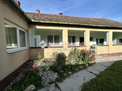 Eladó Ház, Győr-Moson-Sopron megye Dunaremete Kossuth Lajos utca közelében