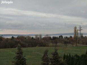 Eladó BALATONI PANORÁMÁS földszinti lakás Zánkán!