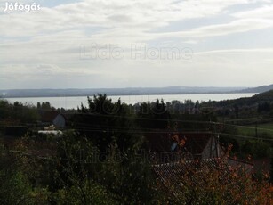 Eladó dupla balatoni panorámás, medencés nyaraló Badacsonytomaj