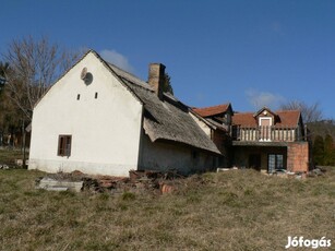 Panorámás zártkerti ingatlan,Balatongyörökön!