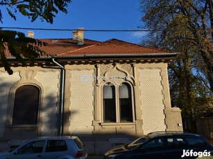 Szecessziós stílusú, 6 szobás ikerház, Budapest 15. ker.