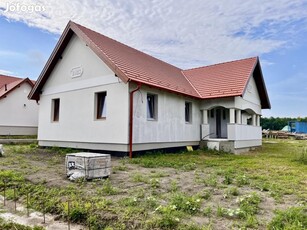 Vértessomló, 4 szobás családi ház eladó